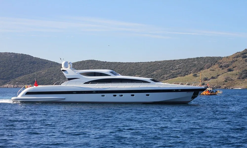 Motoryat Mangusta 107